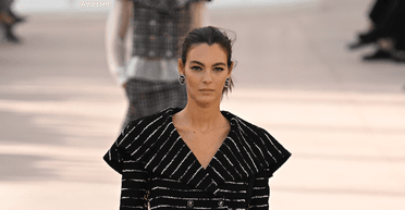 Дівчина Леонардо Ді Капріо вийшла на подіум під час показу Chanel (фото)