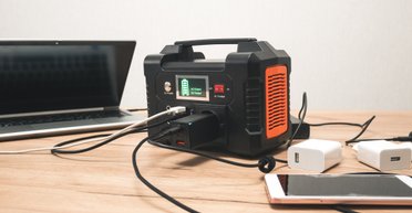 Допоможе під час вимкнення світла: яка домашня техніка споживає мало енергії (фото)