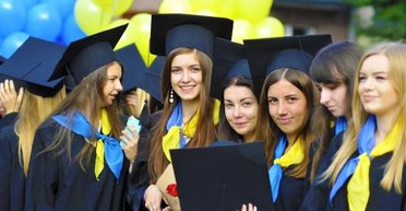 Зимняя вступительная кампания 2025-2026: удержит ли Украина абитуриентов от зарубежных вузов