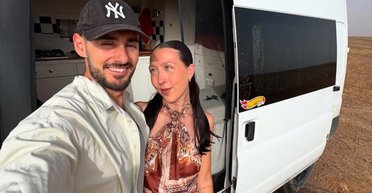 Пара переобладнала фургон у затишний будинок на колесах, не маючи жодного досвіду: що вийшло