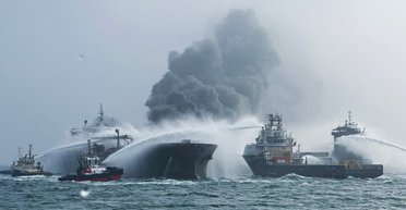 Кораблекрушение возле Британии: грузовое судно могли "взломать" из РФ и направить в танкер США