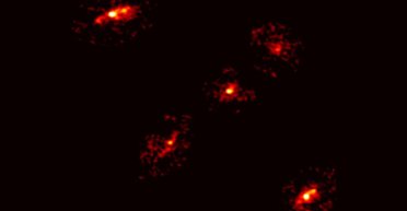 Сюрприз для астрономів: несподіваний "Хрест Ейнштейна" показав приховану темну матерію (фото)