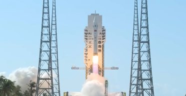 Китай успішно провів випробування ракети і космічного корабля для польотів на Місяць (відео)