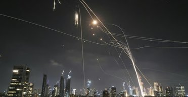 Иран заявил о запуске по Израилю более 100 ракет, работает "Железный купол": детали (видео)