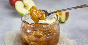 Яблочное варенье со специями: получается ароматно и красиво