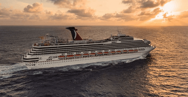 Одолжил у мамы: мужчина проиграл в казино на лайнере $9 тысяч и выпрыгнул за борт (фото)