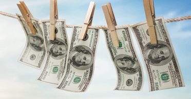 Не лезть в карман  к людям. Почему Украине нужно отказаться от жестких правил финмониторинга