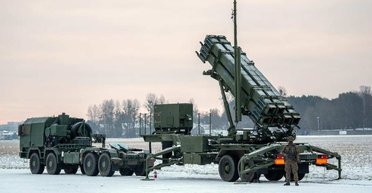 Ракети для Patriot в обмін на досвід збивання "Шахедів": Україна веде переговори зі США, — Politico
