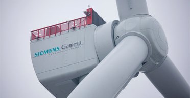 Бросает вызов Китаю: в Европе установили гигантскую ветряную турбину на 21,5 МВт