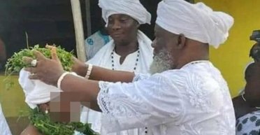 Усе ще вчиться: 63-річний священник одружився з 12-річною дівчинкою (фото)