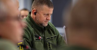 "Обстановка на фронті ускладнена": Залужний уперше взяв участь у засіданні "Рамштайн" (фото)