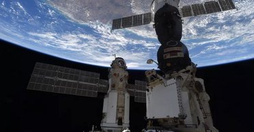 Річки перетворилися на кров. Астронавти на МКС сфотографували моторошне природне явище (фото)