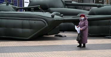 Зазначатись зобов'яжуть, на збори не покличуть. Що чекає на жінок після постановки на військовий облік