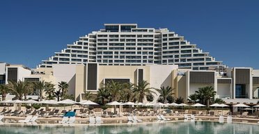 Отель на популярном курорте дарит туристам бесплатный отдых, но есть одно условие (фото)