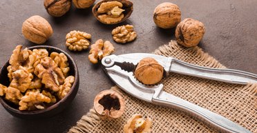 Станут намного полезнее: 5 причин обязательно замачивать орехи в воде