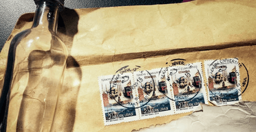 Шлях до скарбів: на березі річки знайшли загадкове послання в пляшці (фото)