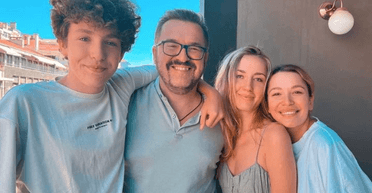 Олександр Пономарьов показав рідкісне фото дорослої доньки від Олени Мозгової (фото)