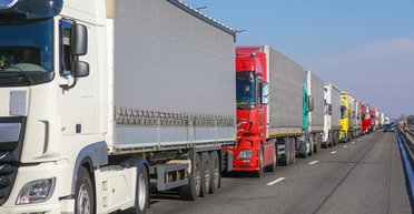 Черги на україно-польському кордоні не зменшуються: скільки вантажівок стоять, — ДПСУ