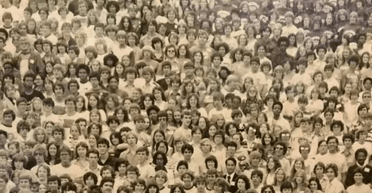 У вас 9 секунд: тільки 1% людей може знайти панду, яка ховається серед людей (фото)