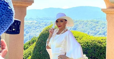 90-річна Джоан Коллінз після п'ятого шлюбу зізналася, хто із чоловіків був найкращим