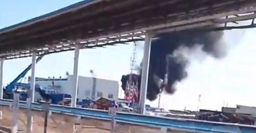 Пылало за 2 тысячи км: в Коми загорелся Усинский НПЗ, состоялась эвакуация (карта)