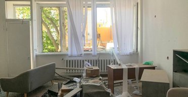 Ракетный обстрел Одессы: россияне повредили представительство омбудсмена и больницу (фото)