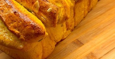 Хліб із гарбузом: рецепт по-справжньому осінньої випічки