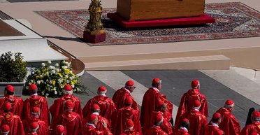 Похорон Папи Франциска: на площі Святого Петра в Римі зібралися 200 тисяч людей (фото, відео)