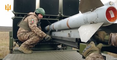 Рекордна перезарядка: ЗРК NASAMS ЗСУ збив 11 російських ракет за дві хвилини (відео)