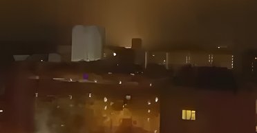 Спалах у небі та пожежа: після вибуху частина Підмосков'я залишилася без світла (відео)