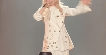 Маска снята: кто скрывался под образом Клавдии Петровны, что известно о певице (фото, видео)