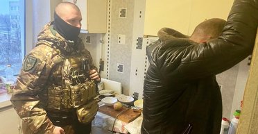 У Чернігові та Черкасах поліція затримала любителів новорічних феєрверків (відео)