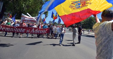 Майдан за миллиард. Что вывело жителей Молдовы на главную площадь страны
