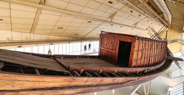 Під пірамідою Хеопса знайшли кораблі для бога: куди вони прямували під землею
