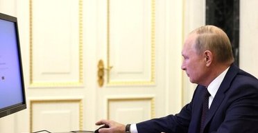 "Не имеет смартфона": Путин заставил ближайшее окружение пользоваться пишущими машинками, — СМИ