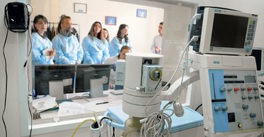 Обещают вылечить. Когда украинская медицина станет бесплатной