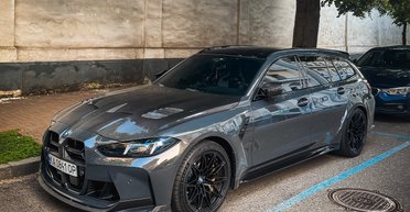 В Киеве заметили новейший семейный спорткар BMW с редким тюнингом (фото)