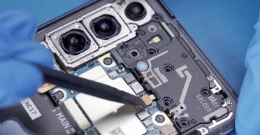 Samsung заставляет ремонтников не чинить, а ломать смартфоны: зачем компания это делает