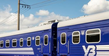 Ночная атака: враг повредил железную дорогу на Киевщине, поезда будут курсировать с задержкой