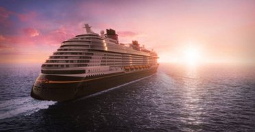 Жінка продала все заради круїзу навколо світу: зрештою, її "викинули" з корабля (фото)