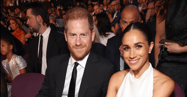 Уся в діамантах: Меган Маркл вийшла на червону доріжку з принцом Гаррі (фото)