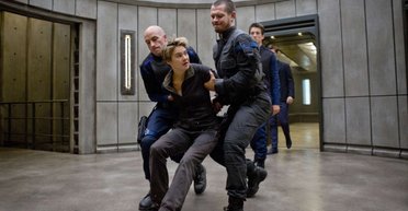 "Дивергент, глава 2: Инсургент". Фильм для тех, кто хочет узнать, что такое лоботомия