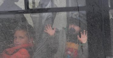 Увидеть отца, мир и грелки для ушей: что украинские дети просят у Святого Николая (фото)