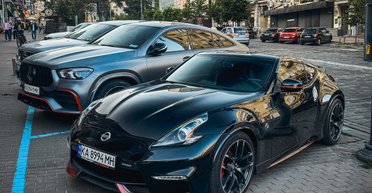 В Киеве заметили редкий японский спорткар с ярким дизайном (фото)