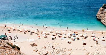 В Греции из моря достали тела двух украинок: подробности (видео)