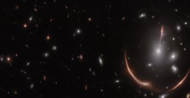 Як і передбачав Ейнштейн. На новому знімку телескопа Вебб показано викривлення простору (фото)
