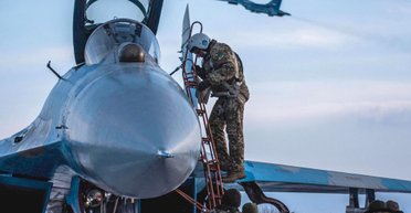 Не только авиаторов: нардеп рассказал, каких военных специалистов переводят в пехоту ВСУ (видео)