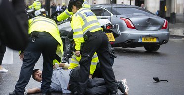 Мог быть заговорщиком с тремя украинцами: в деле о поджоге дома Стармера задержали четвертого подозреваемого