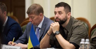 Примушуватимуть по-іншому: арештів рахунків "ухилянтів" не буде, — Арахамія (відео)