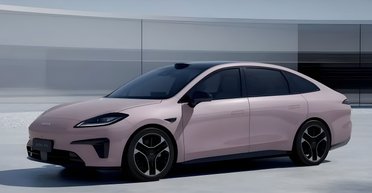 В Китае показали недорогой электромобиль с запасом хода 650 км (фото)